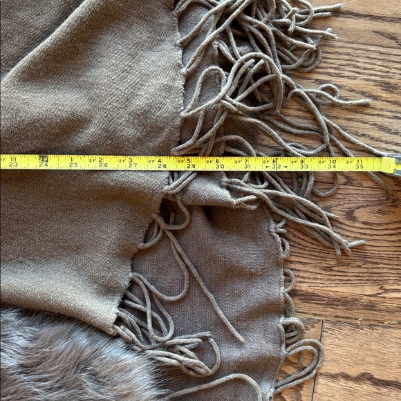 Brown Sleeveless Vest Sweater with Faux Fur Trim - Picture 11 of 13